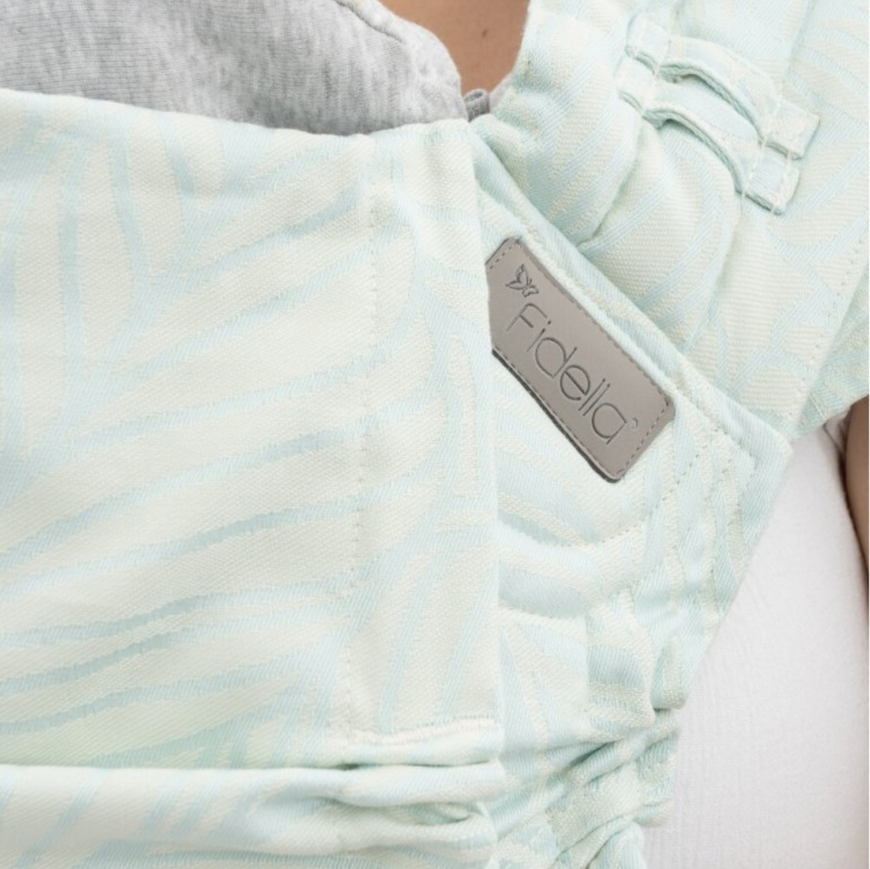 Fidella-flytai-dancing-leaves-etoiles-en-portage