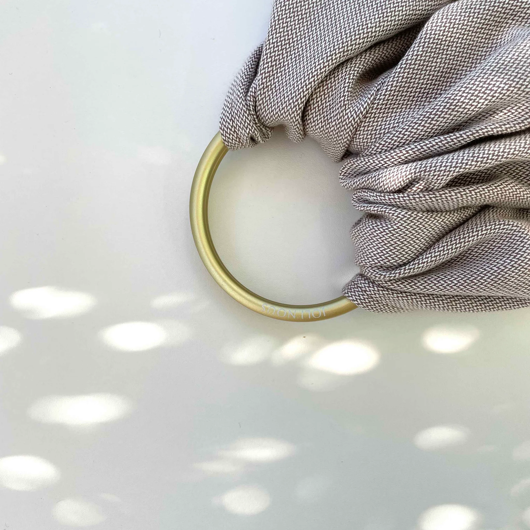 cafe-ring-sling-joli-nous-beige-nature-cafe-coton-suisse-etoiles-en-portage1.jpg