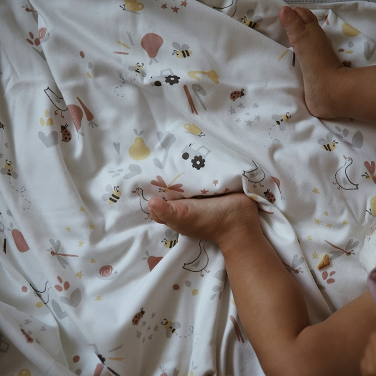 couverture-étape-bebe-country-white-snap-the-moment-etoiles-en-portage