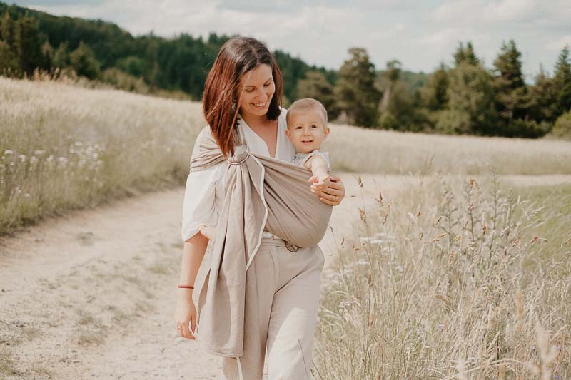 neobulle-sling-beige-sable-etoiles-en-portage