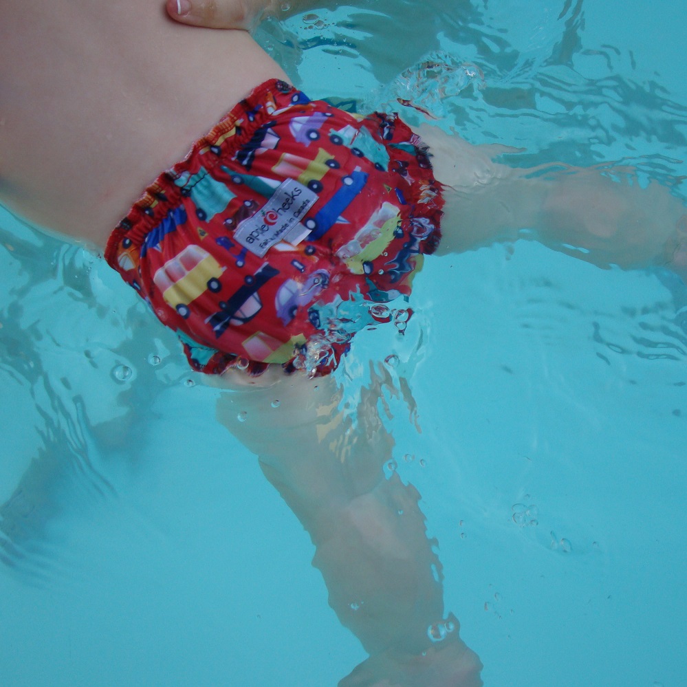 maillot-de-bains-APPLECHEEKS-lavable-car-etoiles-en-portage.,