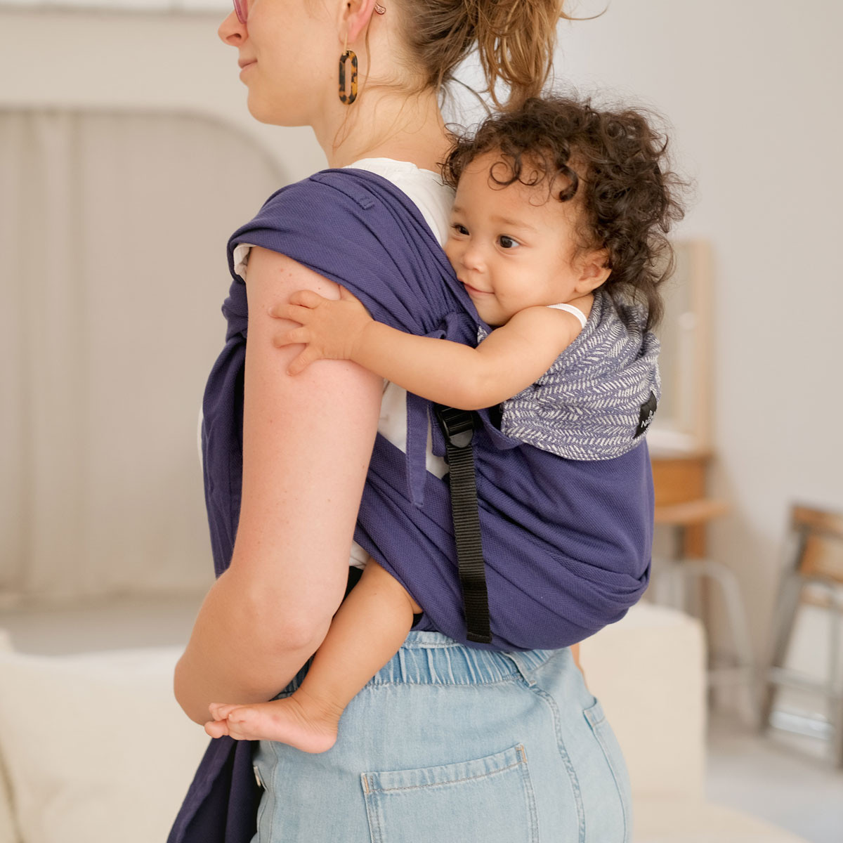 ptit-evo-neobulle-indigo-porte-bebe-hybride-etoiles-en-portage1