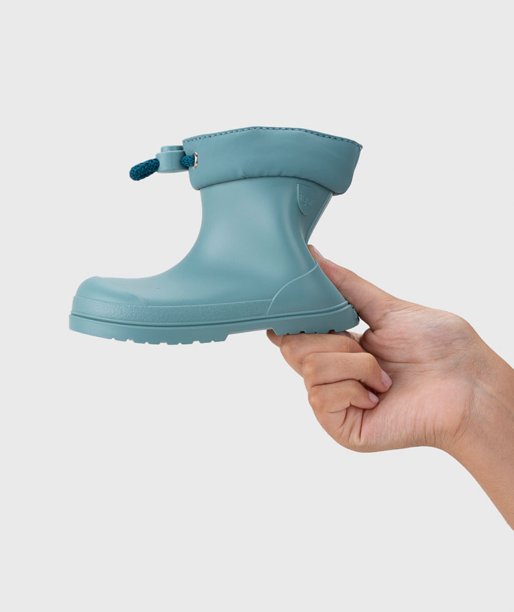 bottes-de-plie-igor-barefoot-souples-enfant-mendi-turquesa-bleu-etoiles-en-portage1
