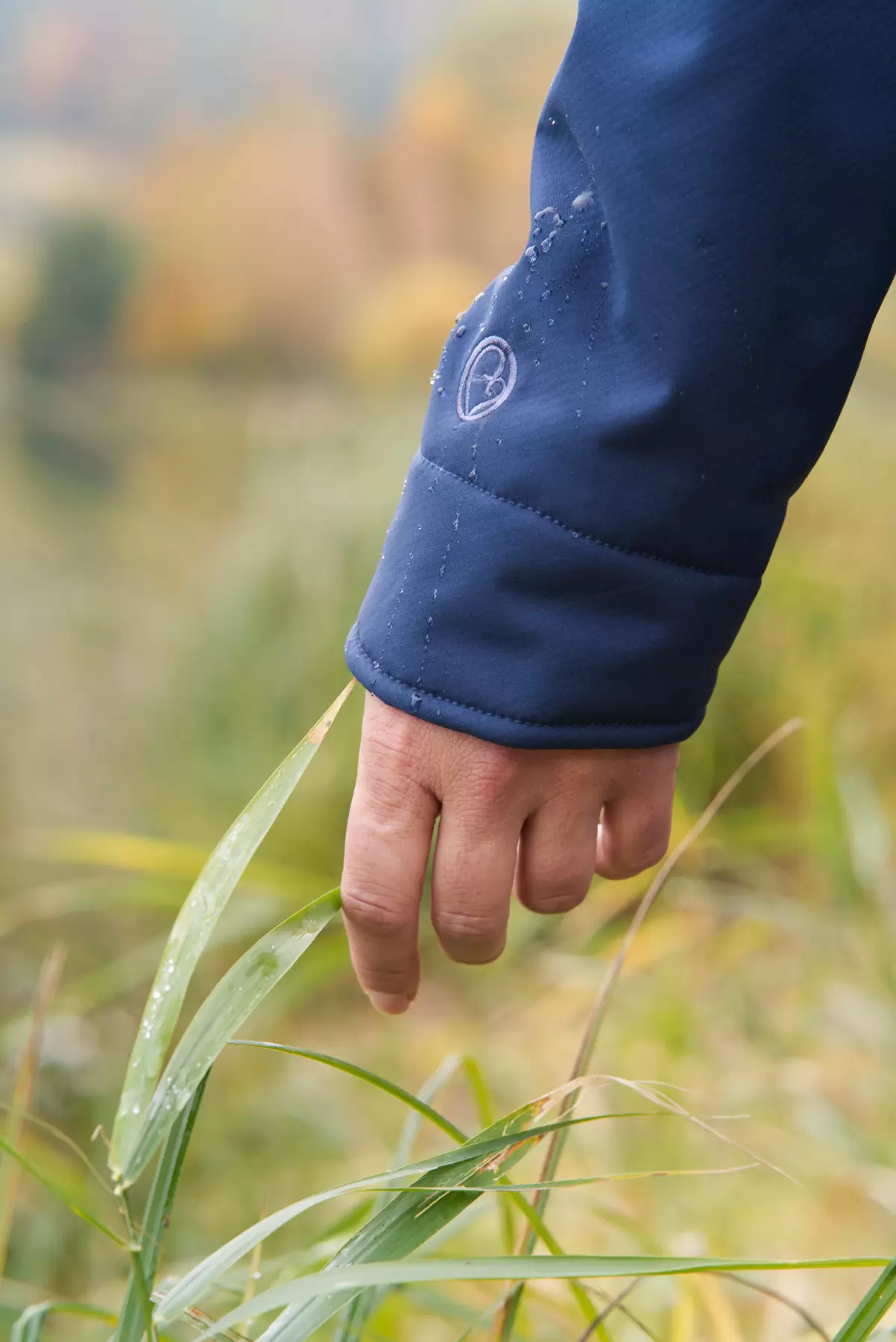 mamalila-veste-cosy-allrounder-bleu-marine-grossesse-etoiles-en-portage7