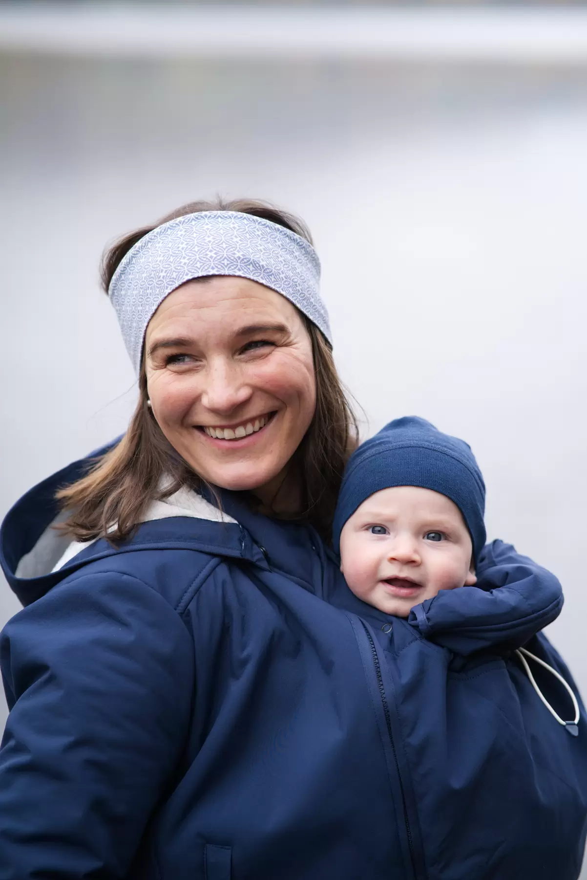 mamalila-veste-cosy-allrounder-grossesse-etoiles-en-portage1